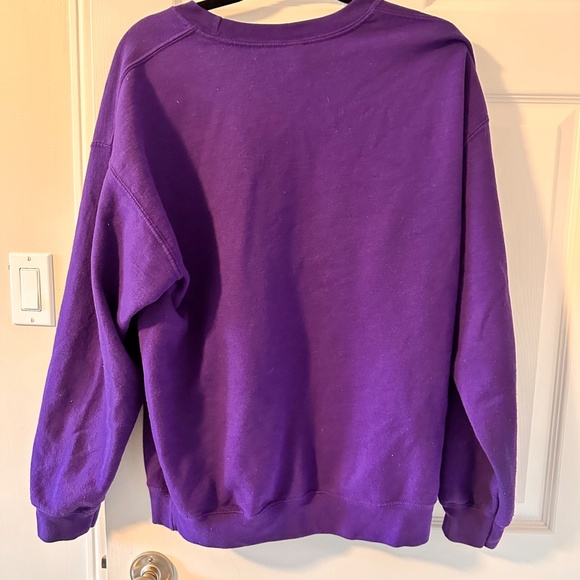 Graphic Sweater - Picture 2 of 4